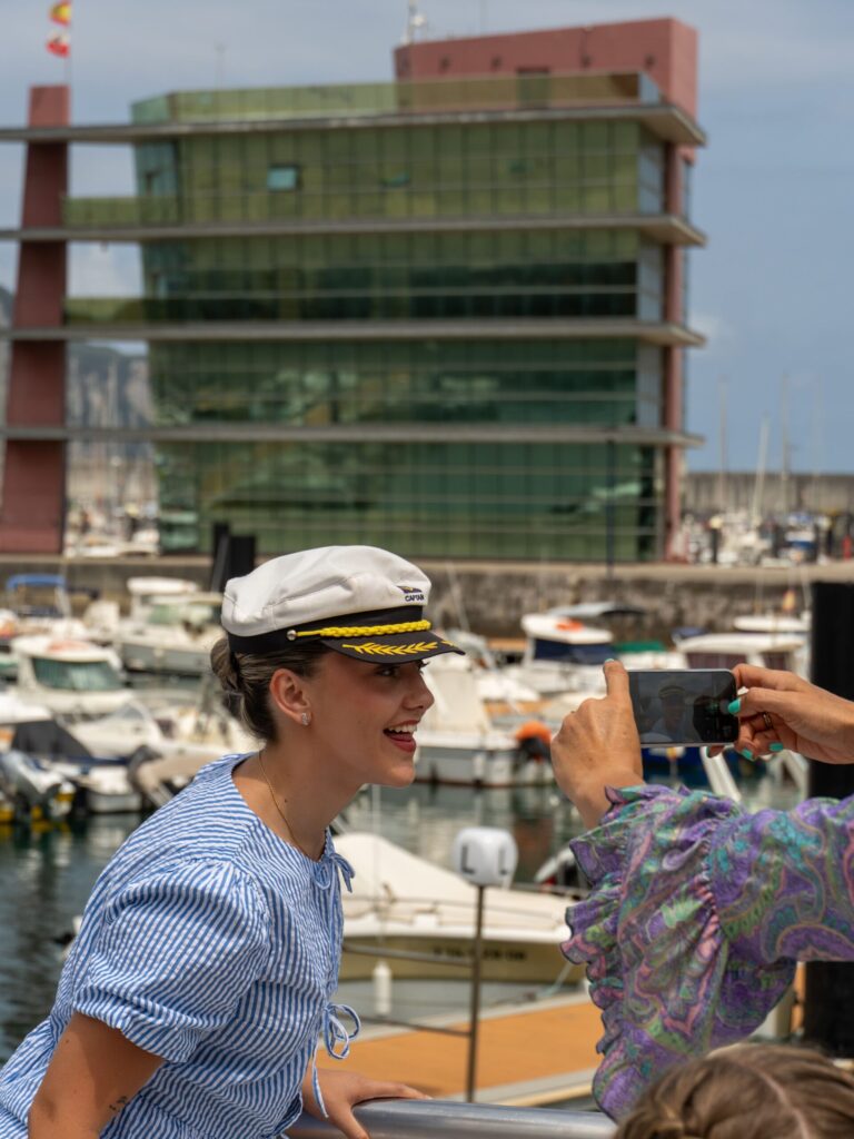 barco faro del caballo